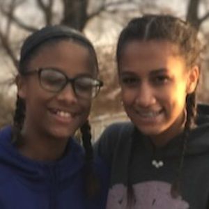 Meet your Posher, Mya